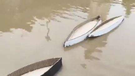 করিমগঞ্জ: বেহাল রাস্তা ! পূর্ত সড়কে নৌকা দৌড় প্রতিযোগিতা,অভিনব প্রতিবাদ কালীগঞ্জের খাগাইল পূর্ত সড়কে #jansamasya