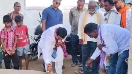 କଣ୍ଟାବାଞ୍ଜି: ତୁରେକେଲାରେ ବିଧାୟକ ପାଣ୍ଠିରୁ ବିଭିନ୍ନ ପ୍ରକଳ୍ପର ଭୂମି ପୂଜନ କାର୍ଯ୍ୟକ୍ରମ ଅନୁଷ୍ଠିତ