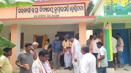 ଛେଣ୍ଡିପଦା: ସ୍ଥାନୀୟ ଉଚ୍ଚ ବିଦ୍ୟାଳୟ ଓ କୁମ୍ଭାରସାହି ପ୍ରାଥମିକ ବିଦ୍ୟାଳୟର ନୂତନ ଗୃହ ପ୍ରକଳ୍ପ ଉଦଘାଟନ କଲେ ଛେଣ୍ତିପଦା ବିଧାୟକ