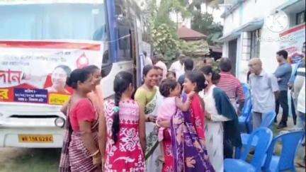 ঝাড়গ্রাম: ঝাড়গ্রাম শহরের চন্ডিপুর কমিউনিটি হলে আয়োজিত হল স্বেচ্ছায় রক্তদান শিবির, উপস্থিত রাজ্যের মন্ত্রী বীরবাহা হাঁসদা