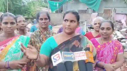 అంగన్‌వాడీ సెంటర్ స్థల సేకరణలో మాపై అక్రమంగా కేసు నమోదు చేశారు: కొల్లు లక్ష్మి #localissue