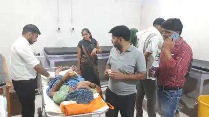 मुरैना नगर: पागल स्ट्रीट डॉग ने तीन गांवों में दो दर्जन से अधिक लोगों को काटा, पांच ज़िला अस्पताल में भर्ती