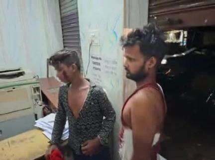 करछना: लखरावा गांव में अवैध मिट्टी खनन को लेकर दो पक्षों के बीच लाठी-डंडों से जमकर मारपीट, कई घायल