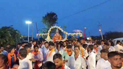 ಭಾಲ್ಕಿ: ಮೇಹಕರ ಗ್ರಾಮದಲ್ಲಿ ರಜತ ಮಹೋತ್ಸವ ಕಾರ್ಯಕ್ರಮ : ರಂಭಾಪುರಿ ಶ್ರೀಗಳ ಅದ್ದೂರಿ ಬೆಳ್ಳಿ ಪಲ್ಲಕ್ಕಿ ಉತ್ಸವ