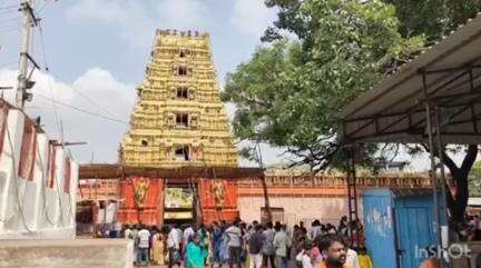 జగిత్యాల: కొండగట్టులో పెద్ద హనుమాన్ జయంతి కి 800 మంది పోలీస్ సిబ్బందితో పటిష్ట భద్రత, సీసీ కెమెరాలు ద్వారా నిరంతర పర్యవేక్షణ :జిల్లా ఎస్పీ అశోక్ కుమార్