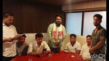 ধেমাজি: জিলা সদৰত অবস্থিত দিহিঙ্গীয়া হোটেলত ছাত্ৰ মুক্তি সংগ্ৰাম জিলা সমিতিৰ কাৰ্যনিবাহক সভা, উপস্থিত কেন্দ্ৰীয় সমিতিৰ সভাপতি