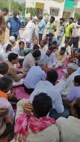 खंडेला के  वीर सपूत राजबीर को नहीं मिला शहीद का दर्जा। उप जिला हॉस्पिटल के सामने धरना दिया गया।