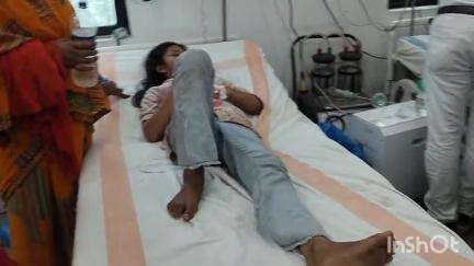 सासाराम: बड़का गांव के समीप कर में बाइक की टक्कर से एक लड़की हुई जख्मी