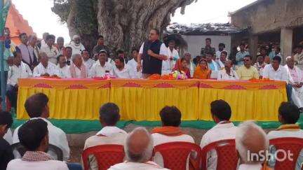 खरौंधी: खरौंधी में विधायक अनंत प्रताप देव ने गार्डवाल निर्माण कार्य का शिलान्यास किया