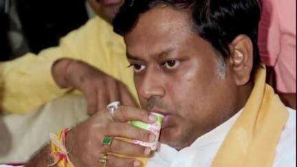তপন: করদহতে চায়ে পে চর্চা করলেন রাজ্য বিজেপির সভাপতি তথা বালুরঘাটের সাংসদ সুকান্ত মজুমদার