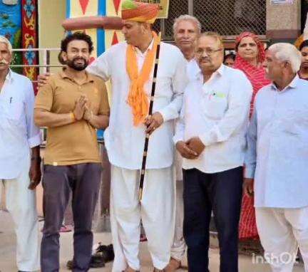 पेटलावद: पेटलावद पहुंचे सिर्वी समाज के धर्मगुरु दिवान साहब, समाजजनों ने किया स्वागत