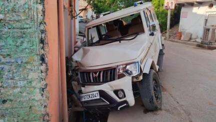 लहार: दबोह में आधी रात को बोलेरो गाड़ी मकान में जा घुसी, मकान हुआ क्षतिग्रस्त