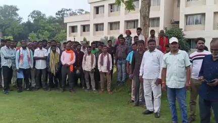 हज़ारीबाग: हजारीबाग: गोन्दवार के ग्रामीणों ने थाना प्रभारी पर लगाया गंभीर आरोप, एसपी से की शिकायत