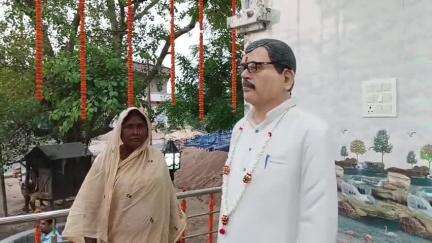 परसागढ उतरी पूर्व मुखीया स्व. तारकेश्वर पटेल की चौथी पुण्यतिथि बड़े धूमधाम से मनाई गई.बिहार सरकार के मंत्री कृष्ण कुमार उर्फ मंन्टू पटेल ने दी पुष्पांजलि शाह श्रद्धांजलि