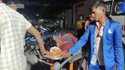 मौदहा: अरतरा में शादी समारोह में डीजे पर डांस के दौरान हुए बवाल में एक युवक घायल