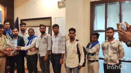 जिला जांजगीर चांपा के नवपदस्थ कलेक्टर एवं पुलिस अधीक्षक जी से भीम रेजिमेंट के पदाधिकारियों ने किया सौजन्य भेंट मुलाकात।