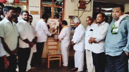 జగిత్యాల: స్థానిక ఇందిరా భవన్లో స్వర్గీయ మాజీ ప్రధాని రాజీవ్ గాంధి వర్ధంతి కార్యక్రమం లో పాల్గొన్న ప్రభుత్వ విప్