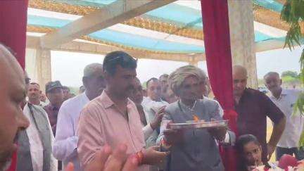 વાંકાનેર: વાંકાનેરના અગાભી પીપળીયા ગામે સ્વ. તખતસિંહજી જાડેજાની પ્રતિમાનું અનાવરણ કરાયું….
