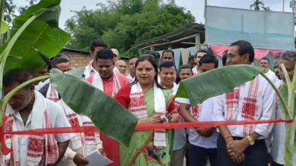 ওদালগুৰি: খৃষ্টানপাৰাত ৫কিলোমিটাৰ দৈৰ্ঘ্যৰ পথ এটি নিৰ্মাণৰ শুভাৰম্ভনী কৰা হয়, উপস্থিত থাকে বিটিআৰৰ ইএম সঞ্জীত তান্তী