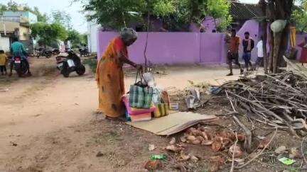 அம்பாசமுத்திரம்: பொன்மா நகர் பகுதியில் ஆக்கிரமித்து கட்டி உள்ள வீடுகள் இடிப்பு காவல் துறை குவிப்பு
