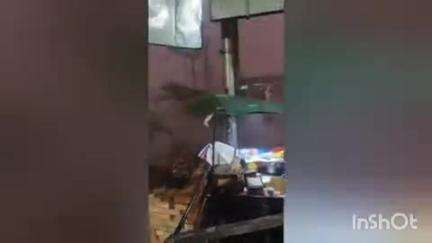 पलिया: तेज आंधी-तूफान और बारिश से दहला पलिया तहसील, स्थानीय लोगों ने वीडियो बनाकर किया वायरल