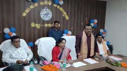 କଣ୍ଟାବାଞ୍ଜି: ବଙ୍ଗୋମୁଣ୍ଡା ବ୍ଲକ କାର୍ଯ୍ୟାଳୟ ଠାରେ ପଞ୍ଚାୟତ ସମିତି ବୈଠକ ଅନୁଷ୍ଠିତ