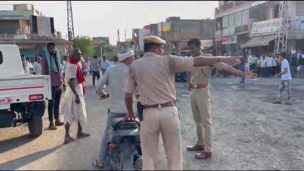 सांचोर: सांचौर में कानून और ट्रैफिक व्यवस्था को लेकर सड़क पर उतरे IPS कांबले, 'ऑपरेशन अनामिका' के तहत की सख्त कार्रवाई