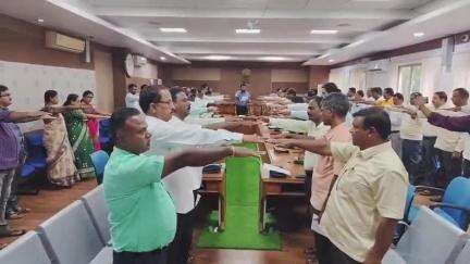 ಕೊಪ್ಪಳ: ಉತ್ತಮ ಮೌಲ್ಯಗಳಿಗೆ ಬೆಲೆ ಕೊಡಬೇಕು ವಿಚಿದ್ರಕಾರಿ ಮನಸ್ಥಿತಿಯಿಂದ  ನಾವು ದೂರ ಇರಬೇಕಿದೆ:ಅಪರ ಜಿಲ್ಲಾಧಿಕಾರಿ ನಗರದಲ್ಲಿ ಸಿದ್ರಾಮೇಶ್ವರ ಹೇಳಿಕೆ