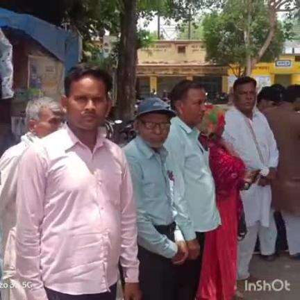 ऊंचाहार: ऊंचाहार नगर स्थित कांग्रेस कार्यालय में पूर्व पीएम राजीव गांधी की पुण्यतिथि पर कांग्रेसियों ने दी श्रद्धांजलि