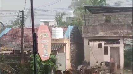 शिरोळ: दुसऱ्या दिवशीही मान्सूनपूर्व पावसाने शिरोळला झोडपले,वाहनधारक व रस्त्यावरील विक्रेत्यांची चांगलीच धावपळ