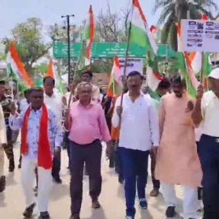 बरकागाँव: बड़कागांव में ऑपरेशन सिंदूर व वीर शहीदों के सम्मान में निकली तिरंगा यात्रा, MLA रोशन लाल भी हुए शामिल