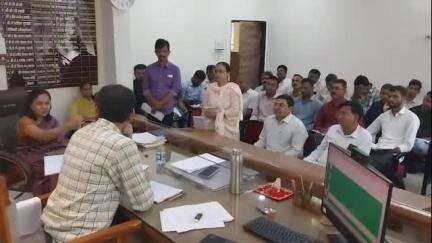 यावल: यावल तहसील कार्यालयात प्रांत अधिकारी बबन काकडे यांनी घेतली महसूल विभागाची आढावा बैठक, वेळेत कामाच्या सूचना
