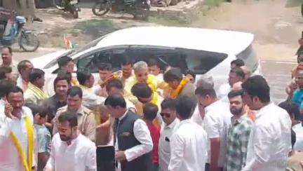 सगड़ी: करमैनी चांदपट्टी में पहुंचे पंचायती राजमंत्री ओमप्रकाश राजभर, प्रदेश में स्वास्थ्य सुविधाओं को बताया बेहतर