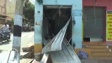 ஈரோடு: மூலப்பாளையம் முதல் ஆனைக்கல் பாளையம் வரை சாலையோரம் உள்ள ஆக்கிரமிப்புகள் அகற்றம்