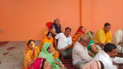 सहसवान मोहल्ला जहांगीराबाद में भंडारे का आयोजन किया जा रहा है हवन प्रारंभ हो गया है हवन के बाद प्रसाद