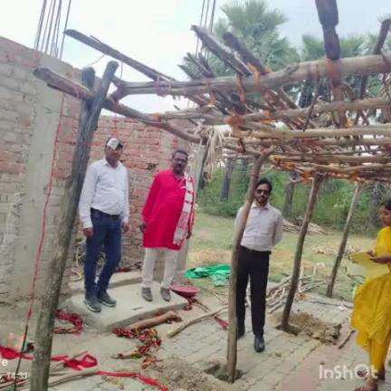 चंदवारा: चंदवारा प्रखंड मुख्यालय सभागार में बुधवार को उप विकास आयुक्त की अध्यक्षता में समीक्षा बैठक हुई
