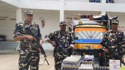 सोनबरसा: सोनबरसा भारत-नेपाल बॉर्डर पर एसएसबी जवानों ने ऑटो से नशीली दवा की खेप बरामद की
