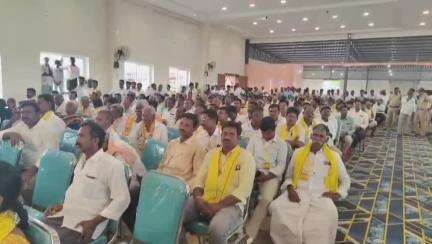 శింగనమల: గార్లదిన్నె మండల కేంద్రంలోని మినీ మహానాడు కార్యక్రమంలో పాల్గొన్న ఎమ్మెల్యే బండారు శ్రావణి ఎంపీ అంబికా లక్ష్మీనారాయణ