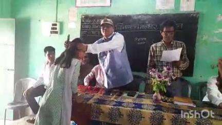 नाला: मध्य विद्यालय नाला में हस्त लेखन प्रतियोगिता आयोजित, BEEO ने सफल छात्र-छात्राओं को किया पुरस्कृत