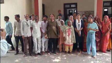 बिलारी: बिलारी तहसील में मजदूरों की समस्याओं को लेकर नागरिक एकता परिषद के पदाधिकारी ने SDM को ज्ञापन सौंपा
