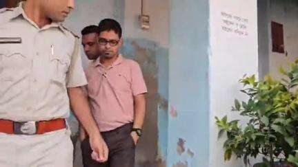 বসিরহাট ১: আমতা থানা ও বসিরহাট থানার যৌথ অভিযানে বসিরহাট থেকে গ্রেপ্তার ভুয়ো ডাক্তার