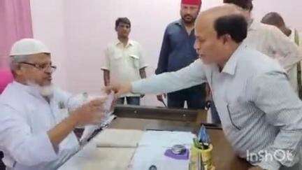 राजमहल: राजमहल अंचल कार्यालय में राजस्व कर्मचारी ने अंचलाधिकारी पर मारपीट व दुर्व्यवहार का आरोप लगाया