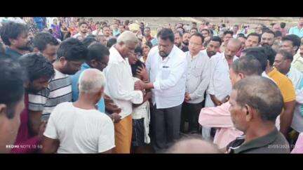 ధర్మపురి: ధర్మపురిలో అంత్యక్రియలకు హాజరైన ప్రభుత్వ విప్ అడ్లూరి లక్ష్మణ్ కుమార్..