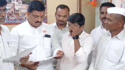 मोहोळ: सिबिल स्कोरसाठी शेतकऱ्यांची अडवणूक करणाऱ्या बँकांवर कारवाई करावी: स्वाभिमानी शेतकरी संघटनेचे नेते सचिन पाटील