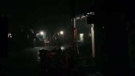 ময়ূরেশ্বর ১: বজ্রবিদ্যুৎ সহ প্রচন্ড ঝড়ো হওয়ার সাথে বৃষ্টিপাত মল্লারপুর এলাকায়, ক্ষতির আশঙ্কা এলাকায়