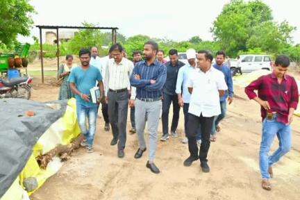 జగిత్యాల: సజావుగా జరుగుతున్న ధాన్యం కొనుగోలు ప్రతి రోజు కొనుగోలు కేంద్రాల నుంచి వెంటనే ధాన్యం తరలింపు-జిల్లా కలెక్టర్