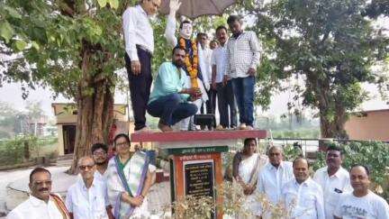 तुमसर: शहरातील माकडे नगर येथे काँग्रेस कमिटीच्या वतीने माजी पंतप्रधान स्वर्गीय राजीव गांधी यांची पुण्यतिथी साजरी