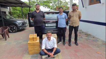 પલસાણા: કડોદરામાં એલ.સી.બી.ની નાકા બંધીમાં રૂ. 9.51 લાખથી વધુનો દારૂ અને મુદ્દામાલ સાથે એકને ઝડપી એકને વોન્ટેડ જાહેર કર્યો