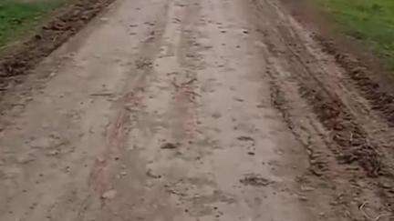 সাঁইথিয়া: অমৃতবাজারে বর্ষাকালে রাস্তার বেহাল দশা অসুবিধায় সাধারণ টোটো চালকেরা 
#jansamasya