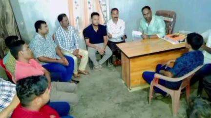 লংকা: কাকীত কাকী বিজেপি মণ্ডলৰ সভাপতিৰ উপস্হিতিত নখুটী গাও পঞ্চায়তৰ একাংশ বিজেপিৰ কৰ্মী লগত অনুষ্ঠিত হয় বিজেপিৰ সাংগঠনিক সভা